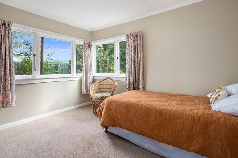 Photo of property in 27 Robinson Avenue, Holdens Bay, Rotorua, 3010