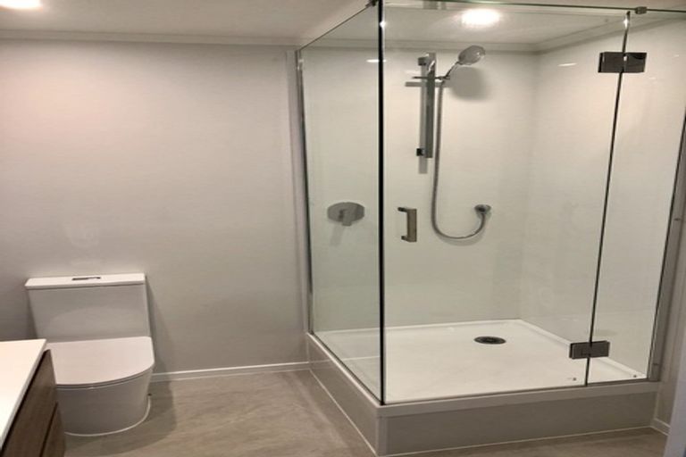 Photo of property in 1/180 Coronation Road, Hillcrest, Auckland, 0627