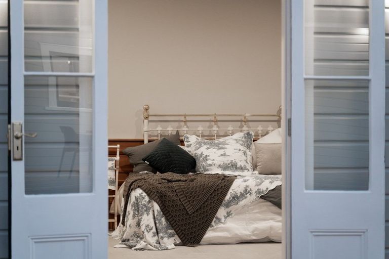 Photo of property in 260-262 High Street North, Carterton, 5713