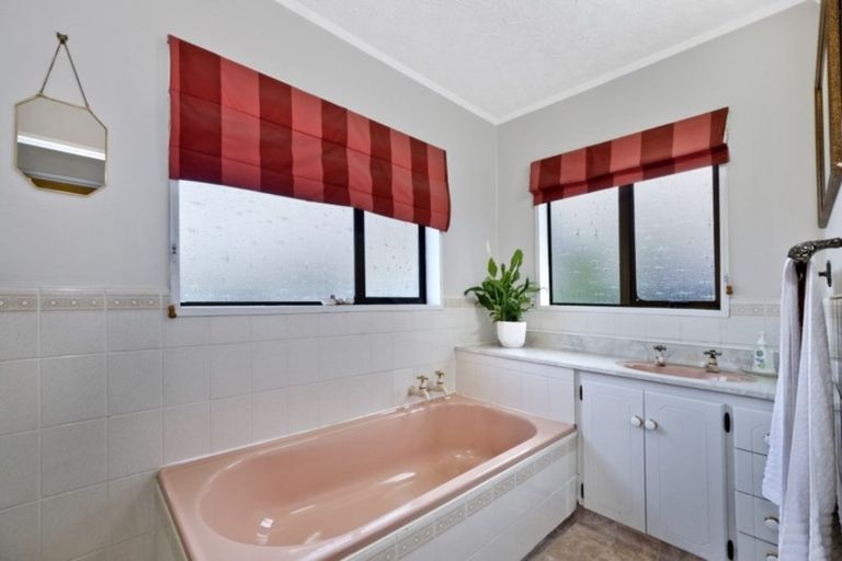 Photo of property in 249 Queenspark Drive, Parklands, Christchurch, 8083