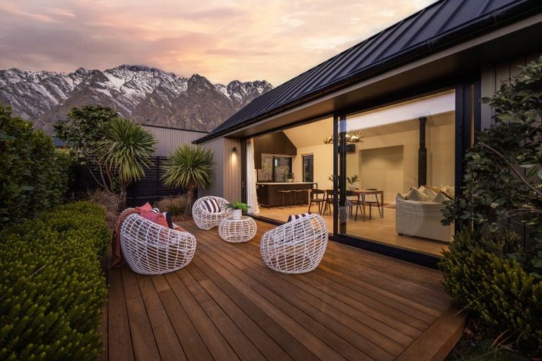 Photo of property in 1 Wanderer Lane, Jacks Point, Queenstown, 9371