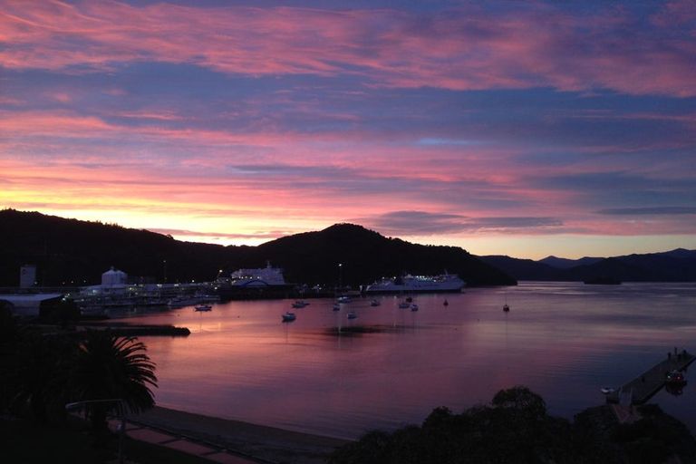 Photo of property in Oxleys Rock Apartments, 204/6 London Quay, Picton, 7220