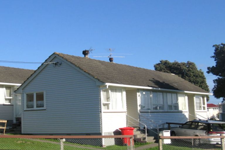Photo of property in 6-6b Falcon Street, Cannons Creek, Porirua, 5024