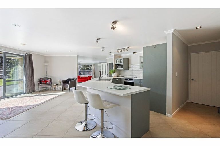 Photo of property in 107 High Street, Oxford, 7430