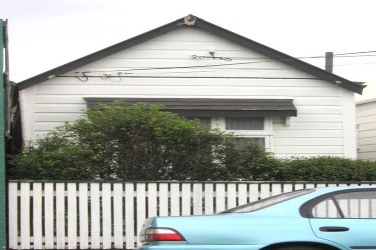 Photo of property in 10 Rhodes Street, Newtown, Wellington, 6021