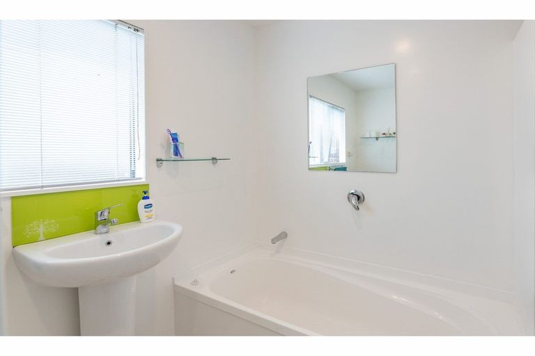 Photo of property in 16 Robinson Street, Cheviot, 7310