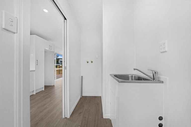 Photo of property in 2/29 Kindergarten Drive, Conifer Grove, Takanini, 2112