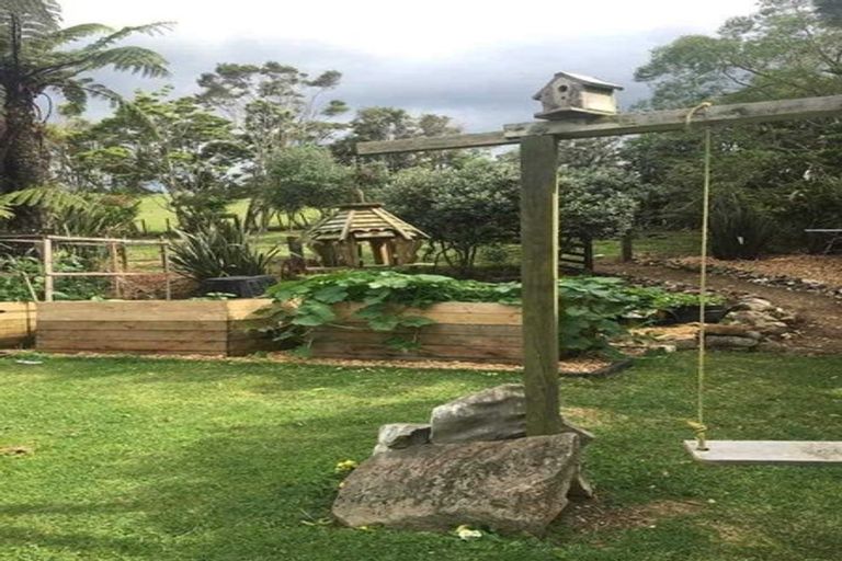 Photo of property in 402 Waipu Caves Road, Waipu, Whangarei, 0178