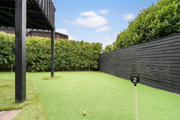 Photo of property in 15 Satara Crescent, Khandallah, Wellington, 6035