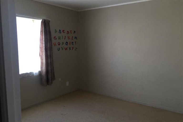 Photo of property in 1/142 Shifnal Drive, Randwick Park, Auckland, 2105