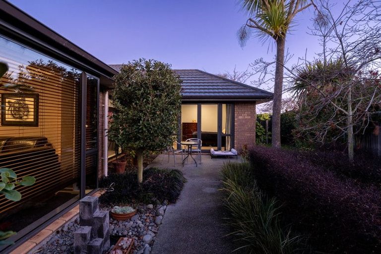 Photo of property in 17 Evergreen Place, Parklands, Christchurch, 8083