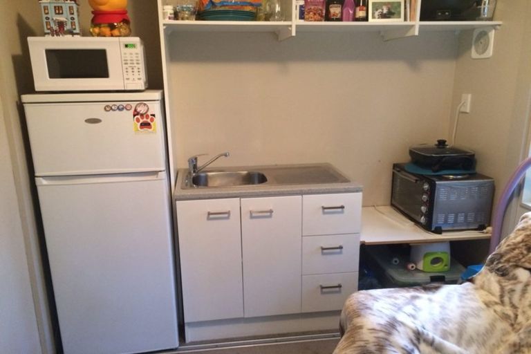 Photo of property in 30a Brunton Place, Glenfield, Auckland, 0629