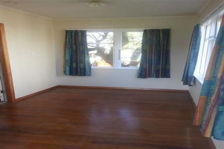Photo of property in 5-7 Hazard Grove, Cannons Creek, Porirua, 5024