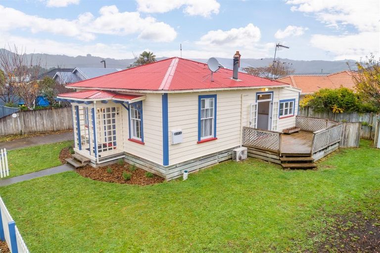 Photo of property in 2 Phar Lap Grove, Trentham, Upper Hutt, 5018