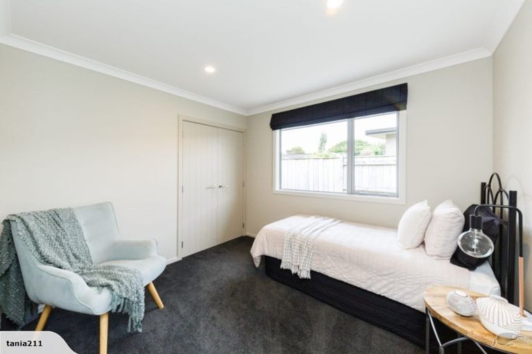 Photo of property in 10 Chestnut Close, Kelvin Grove, Palmerston North, 4414
