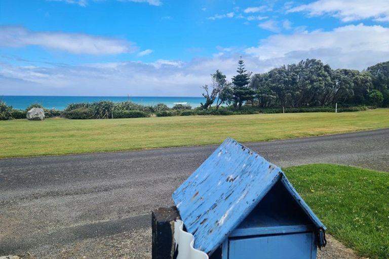 Photo of property in 6 Halse Place, Opunake, 4616