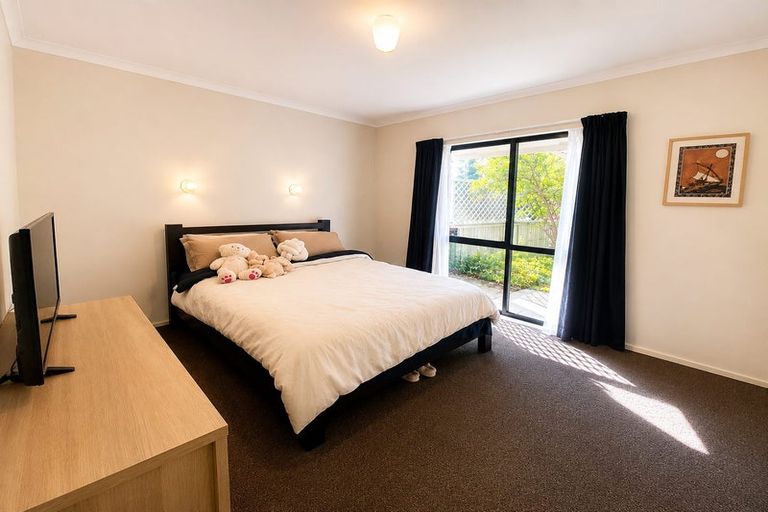 Photo of property in 39a Edgewater Parade, Waiuku, 2123