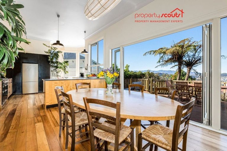 Photo of property in 105 Kelburn Parade, Kelburn, Wellington, 6012