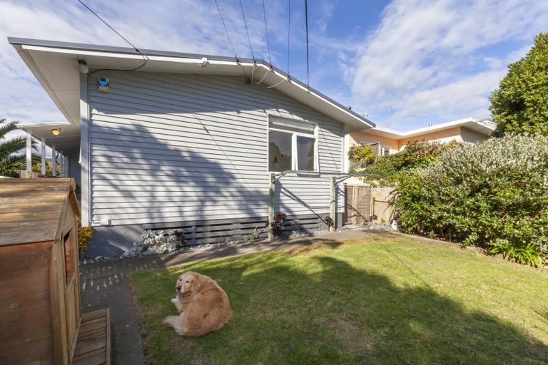 Photo of property in 80 Renown Road, Raumati South, Paraparaumu, 5032