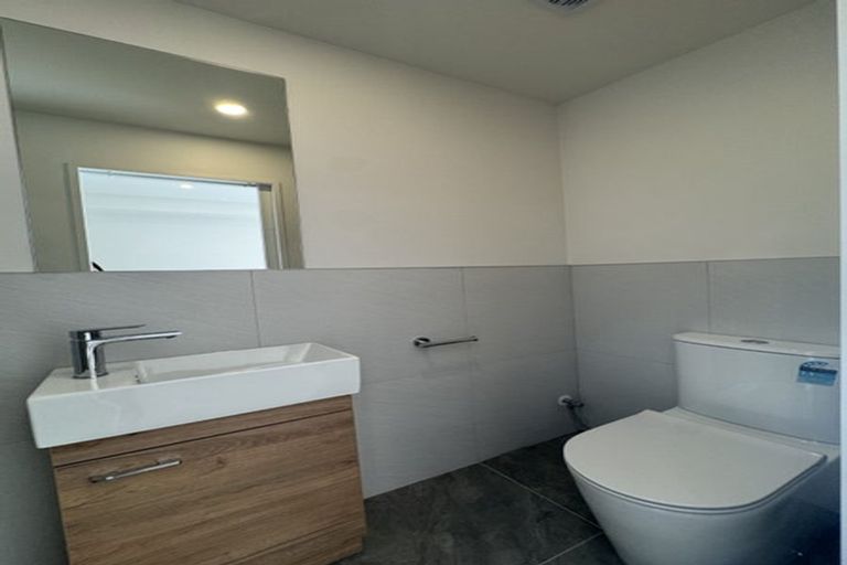 Photo of property in 11 Pipitea Place, Massey, Auckland, 0614