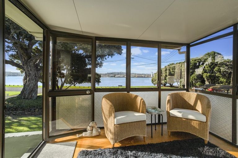 Photo of property in 1/11 Kiwi Esplanade, Mangere Bridge, Auckland, 2022