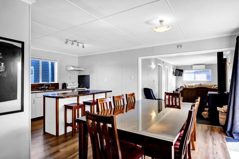 Photo of property in 25 Hira Street, Ohawe, Hawera, 4671