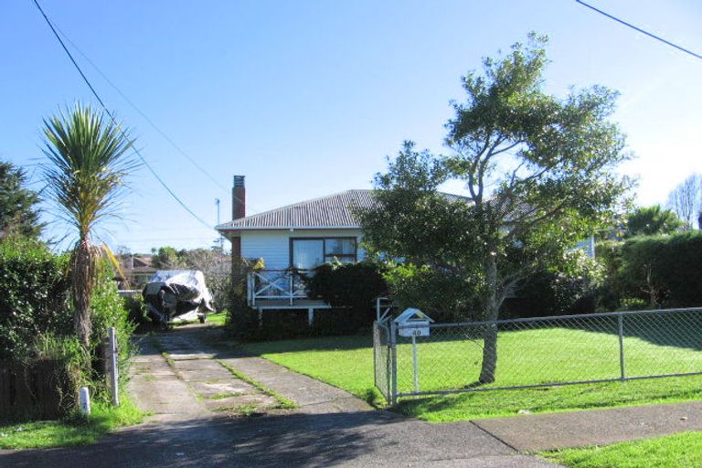 Photo of property in 40 Roberts Road, Te Atatu South, Auckland, 0610