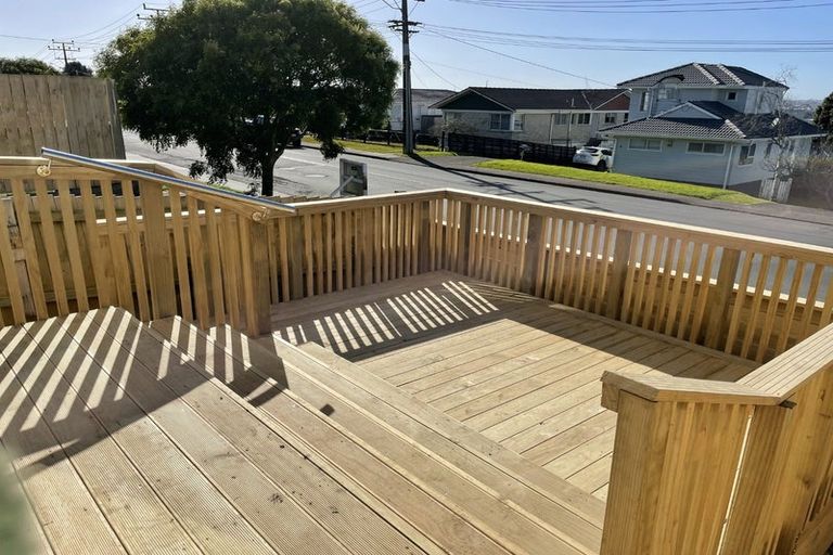 Photo of property in 4d Hepburn Road, Glendene, Auckland, 0602