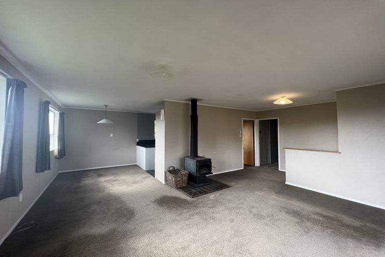 Photo of property in 7 Trias Road, Totara Vale, Auckland, 0629