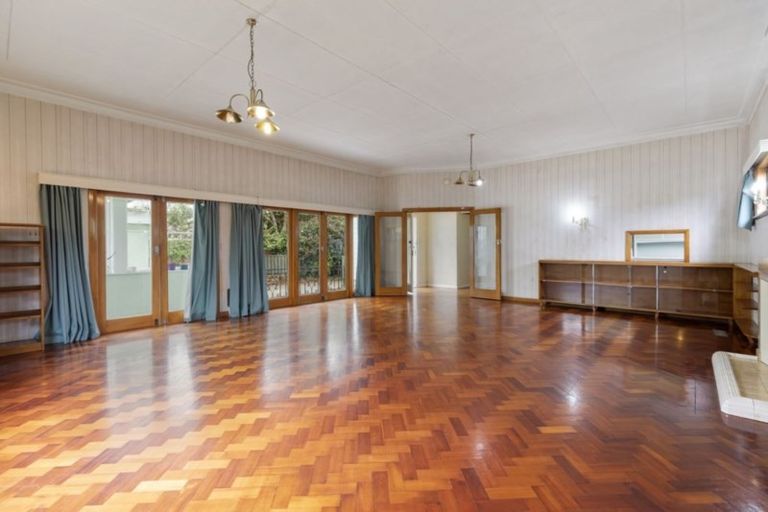 Photo of property in 98 Waterloo Road, Hutt Central, Lower Hutt, 5010