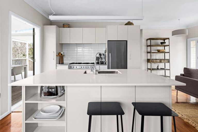 Photo of property in 113a Chaucer Road, Hospital Hill, Napier, 4110