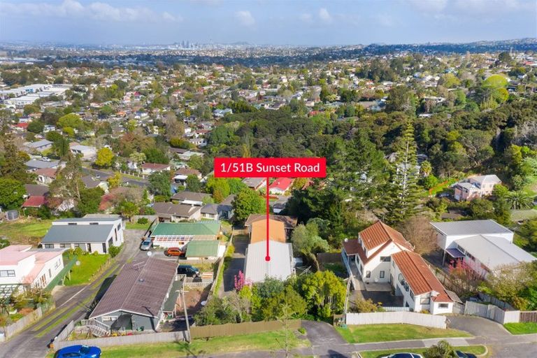 Photo of property in 1/51b Sunset Road, Totara Vale, Auckland, 0632