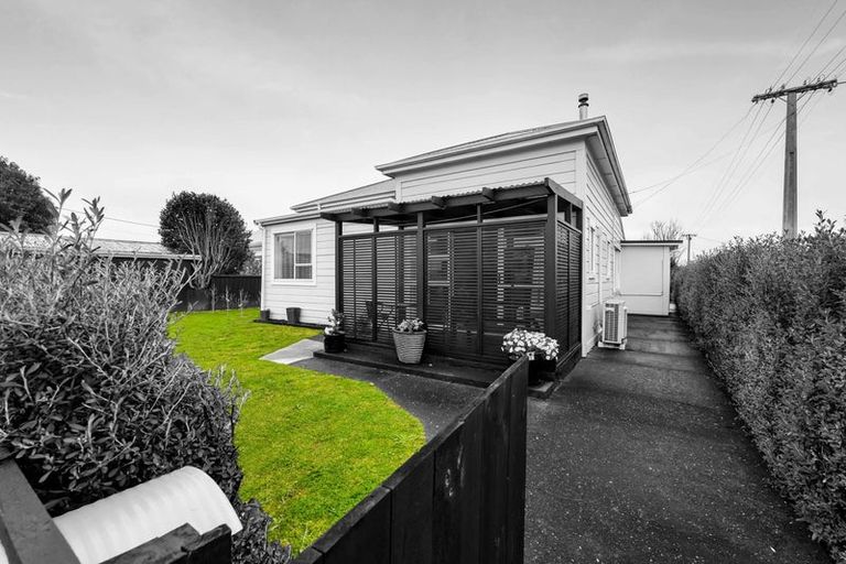 Photo of property in 32 Collins Street, Hawera, 4610