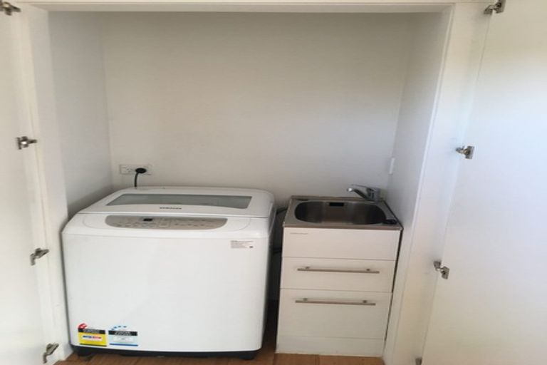 Photo of property in 33 Barbour Street, Waltham, Christchurch, 8011