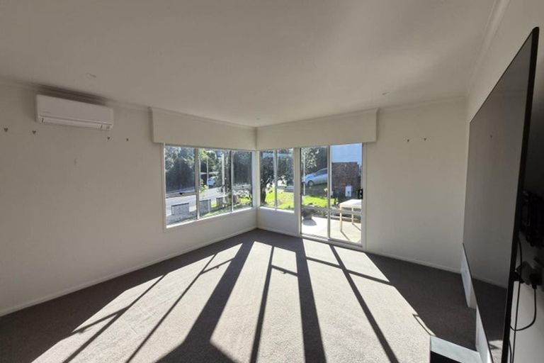 Photo of property in 1/85 Lake Road, Northcote, Auckland, 0627