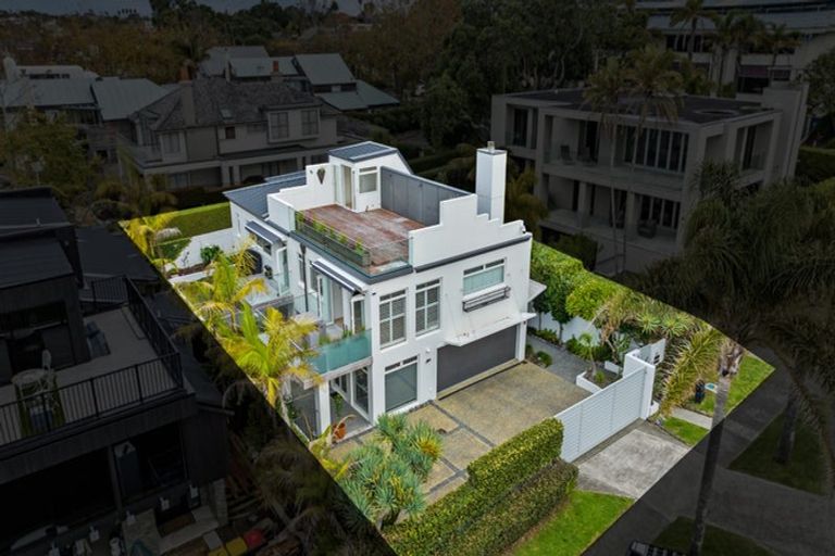 Photo of property in 15 The Strand, Takapuna, Auckland, 0622