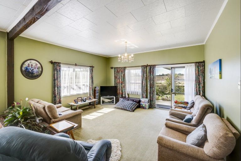 Photo of property in 32 Poukawa Road, Poukawa, Hastings, 4178