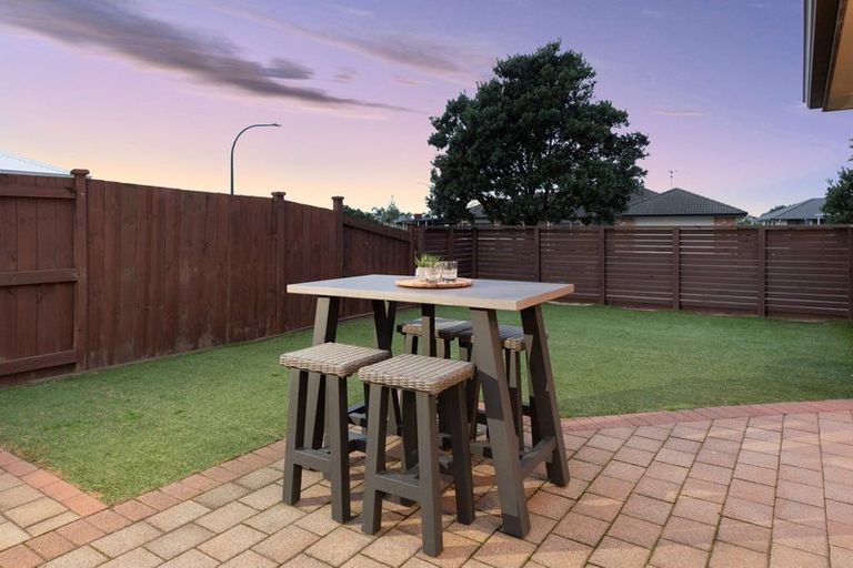 Photo of property in 2 Nicole Place, Papamoa Beach, Papamoa, 3118