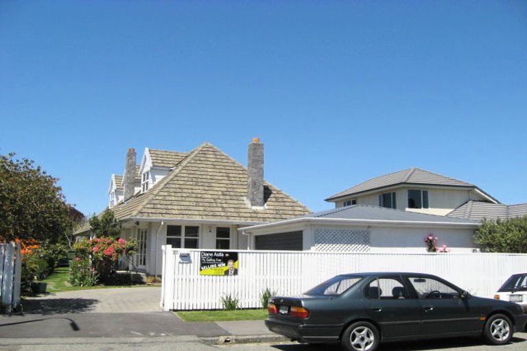 Photo of property in 20 Hampton Place, Burnside, Christchurch, 8053
