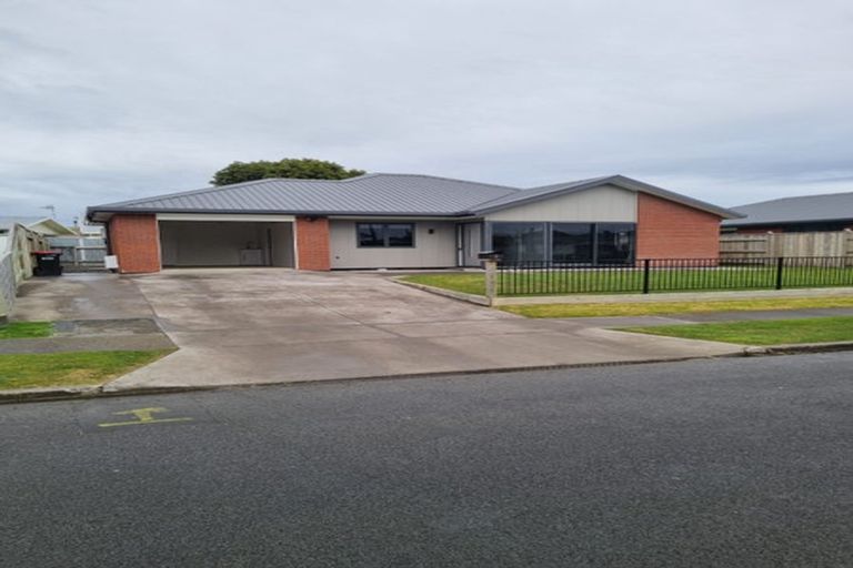 Photo of property in 3 Jeffares Place, Taradale, Napier, 4112
