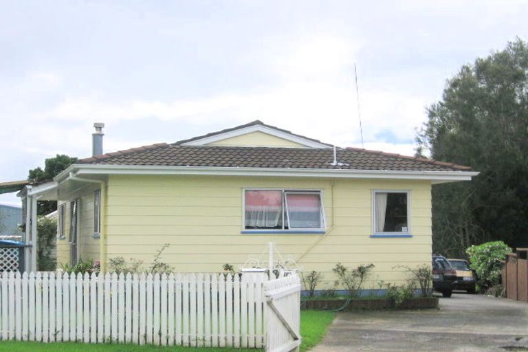 Photo of property in 19 Silverstone Place, Henderson, Auckland, 0612
