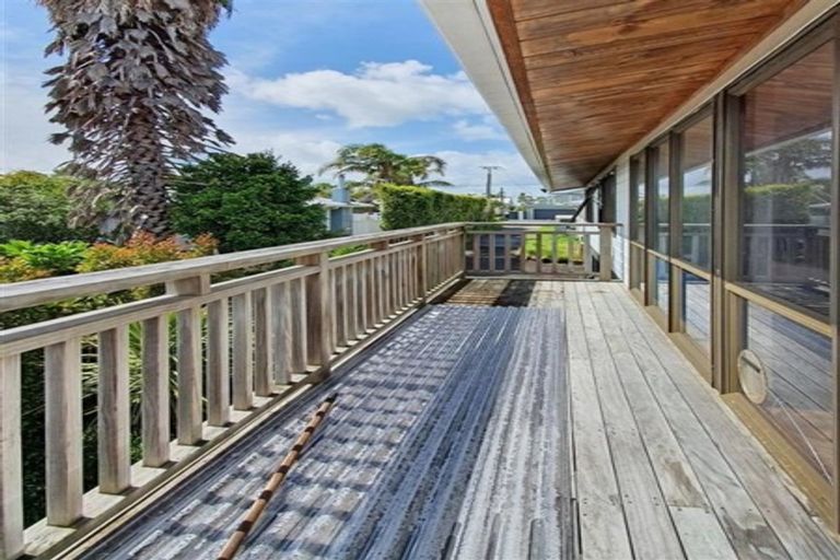 Photo of property in 2/44 Toroa Street, Torbay, Auckland, 0630