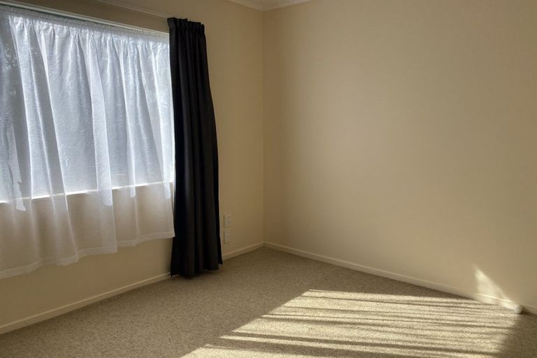 Photo of property in 17 Kona Crescent, Henderson, Auckland, 0610