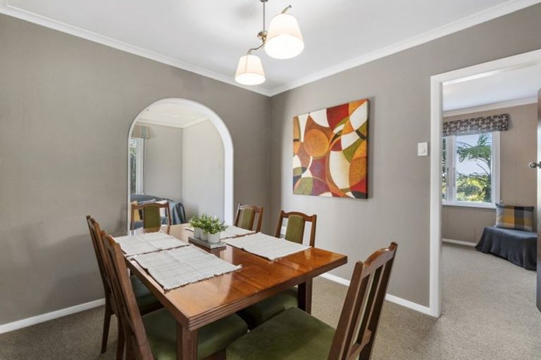 Photo of property in 8 South Street, Tawa, Wellington, 5028