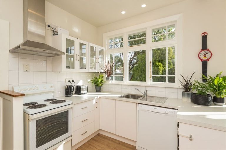 Photo of property in 119 Fifield Terrace, Opawa, Christchurch, 8023