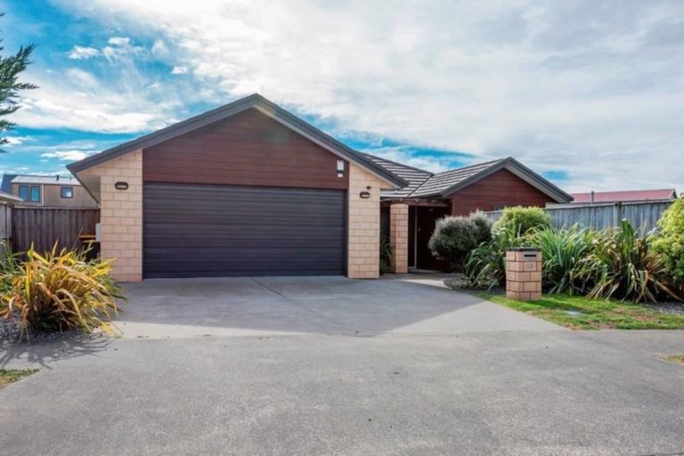 Photo of property in 145 Field Way, Waikanae Beach, Waikanae, 5036