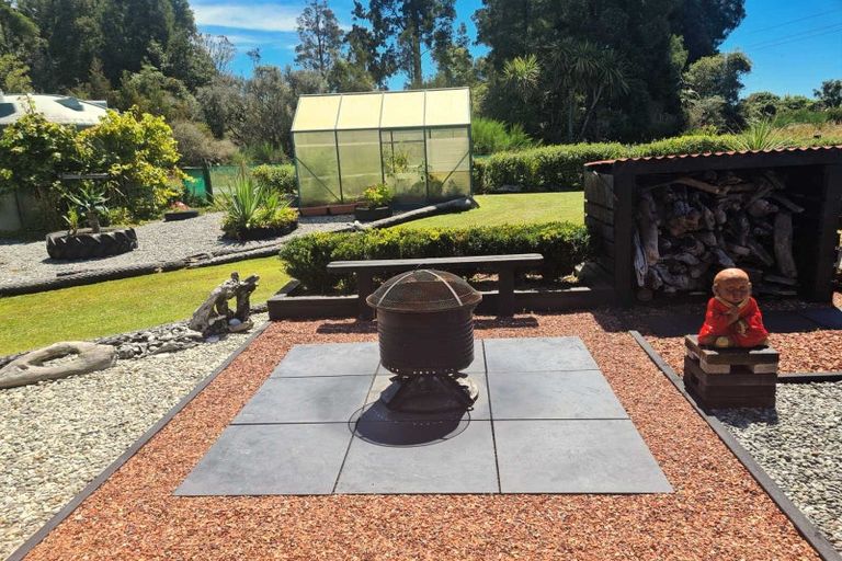 Photo of property in 29 Craig Road, Ruatapu, Hokitika, 7883