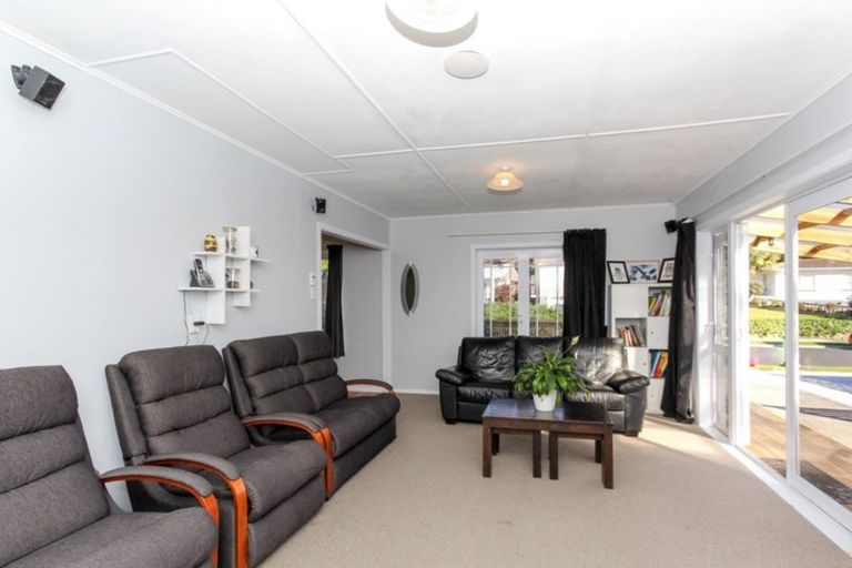 Photo of property in 33 Pembroke Street, Westown, New Plymouth, 4310