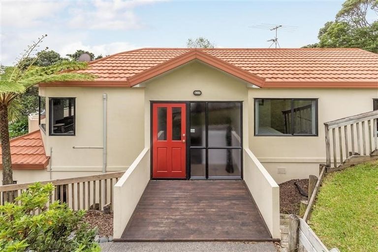 Photo of property in 1/3 Albany Highway, Unsworth Heights, Auckland, 0632