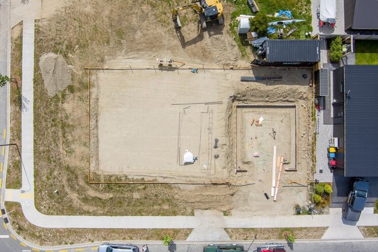 Photo of property in 6 Pounamu Avenue, Albert Town, Wanaka, 9305